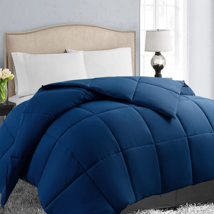 EASELAND Queen Comforter – White