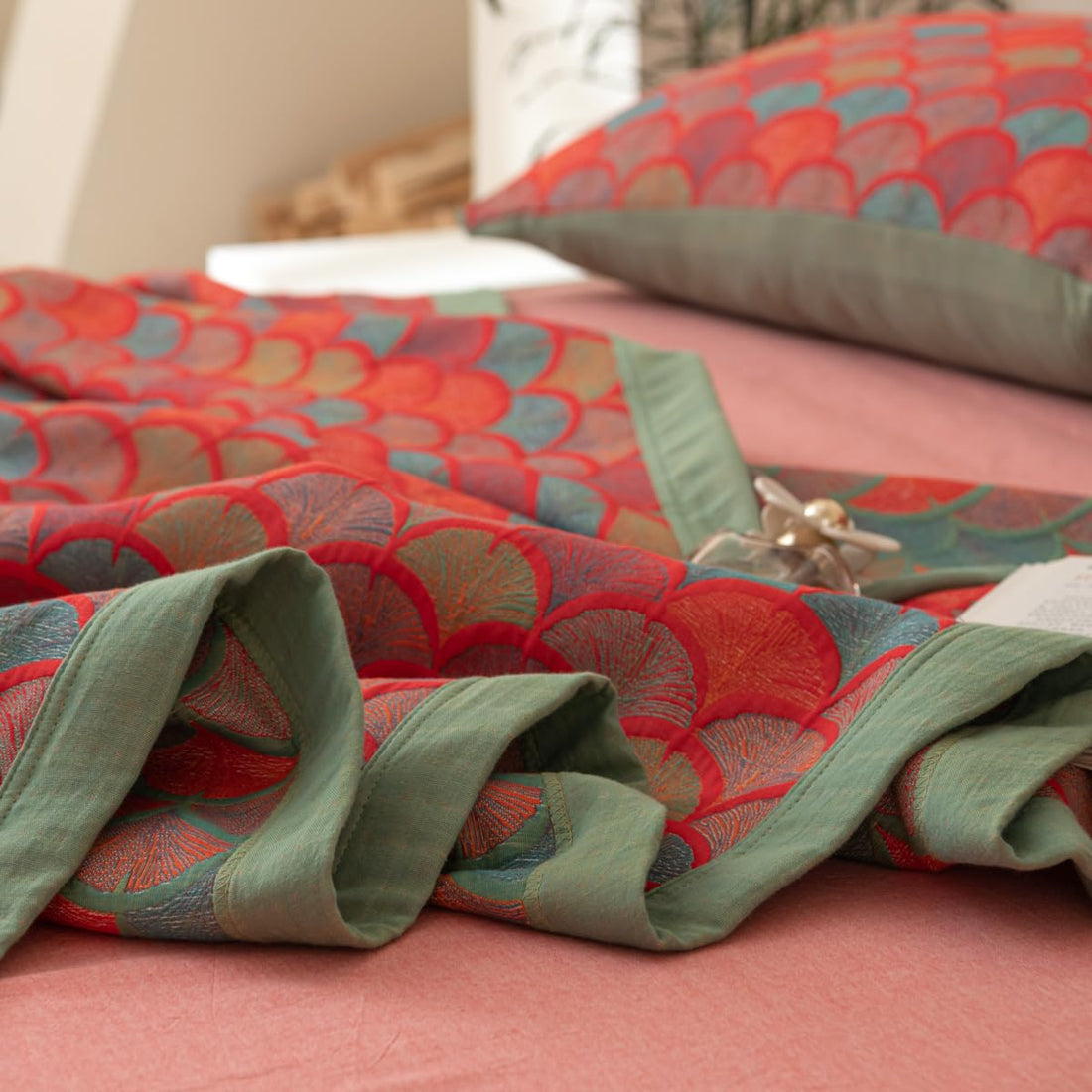 Cotton Jacquard Floral Quilt – King