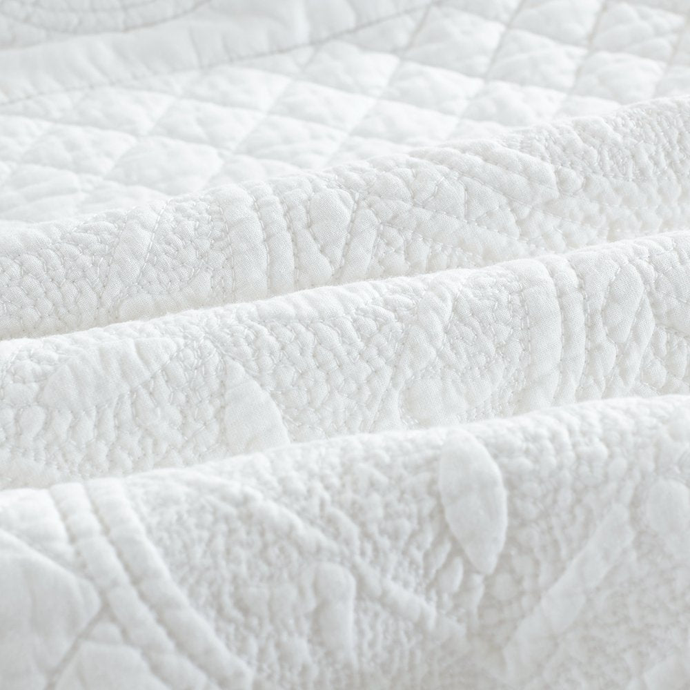 Calla Angel Sage Cotton Quilt – King White