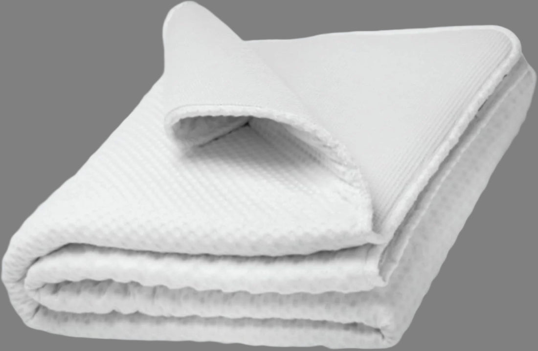 Twin Lightweight Comforter – White