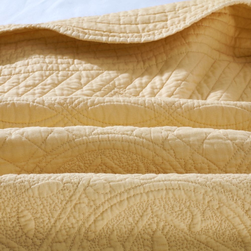 Calla Angel Sage Cotton Quilt – King White