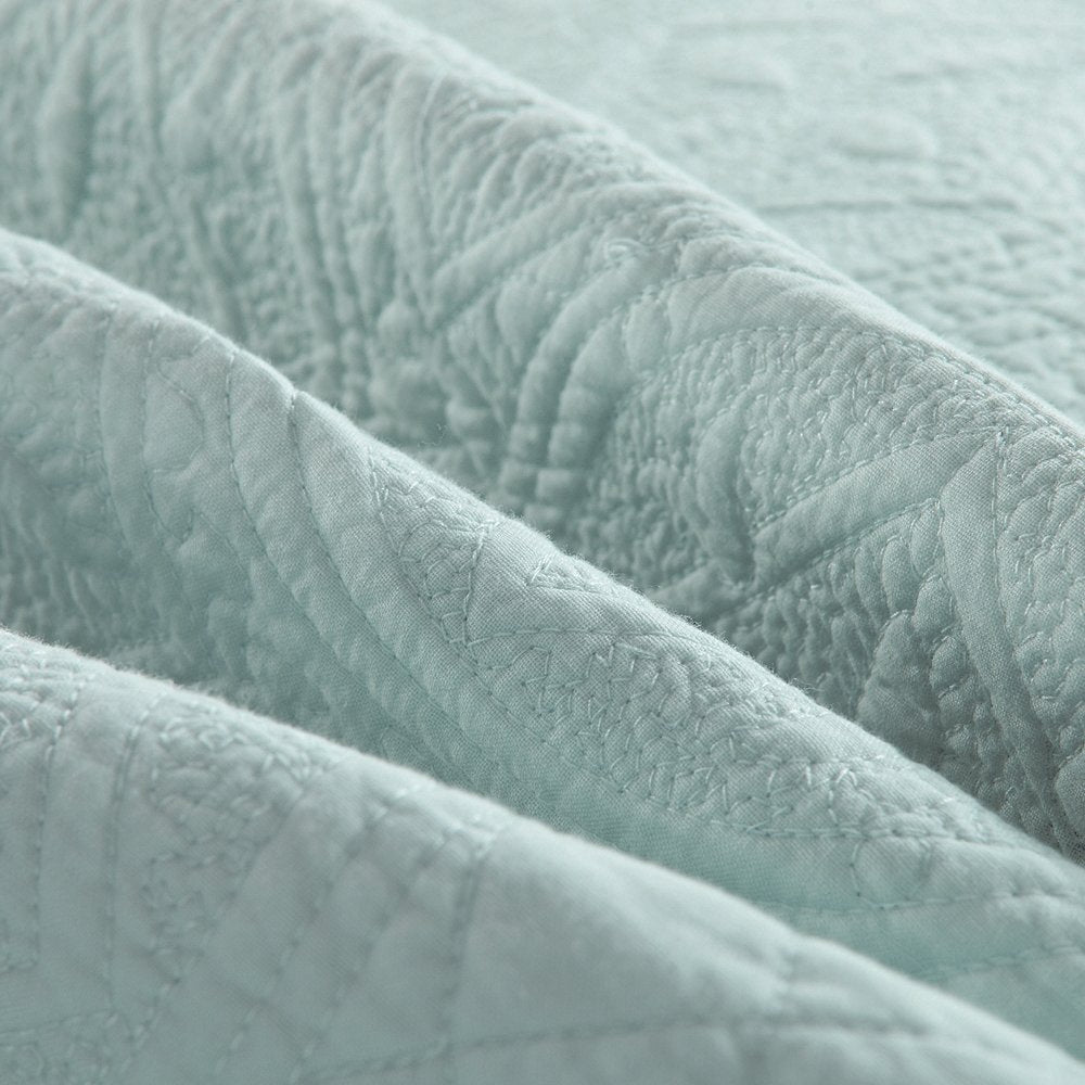 Calla Angel Sage Cotton Quilt – King White