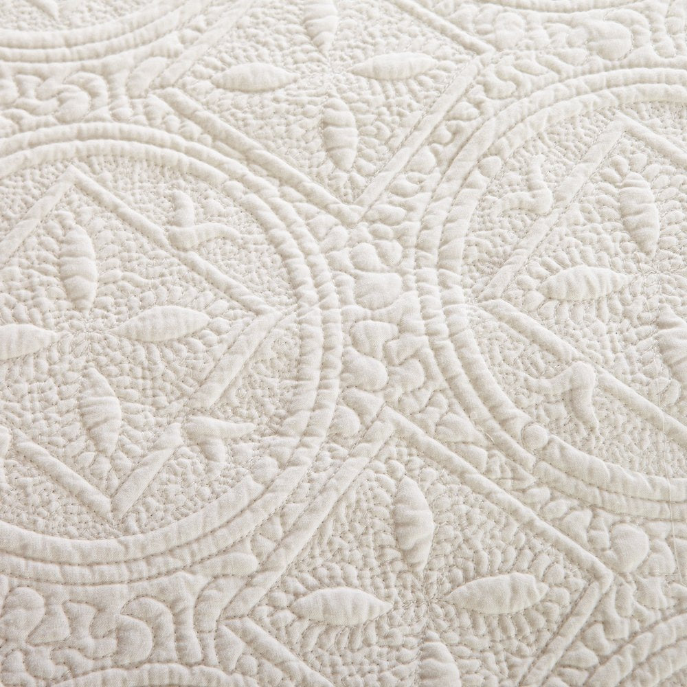 Calla Angel Sage Cotton Quilt – King White