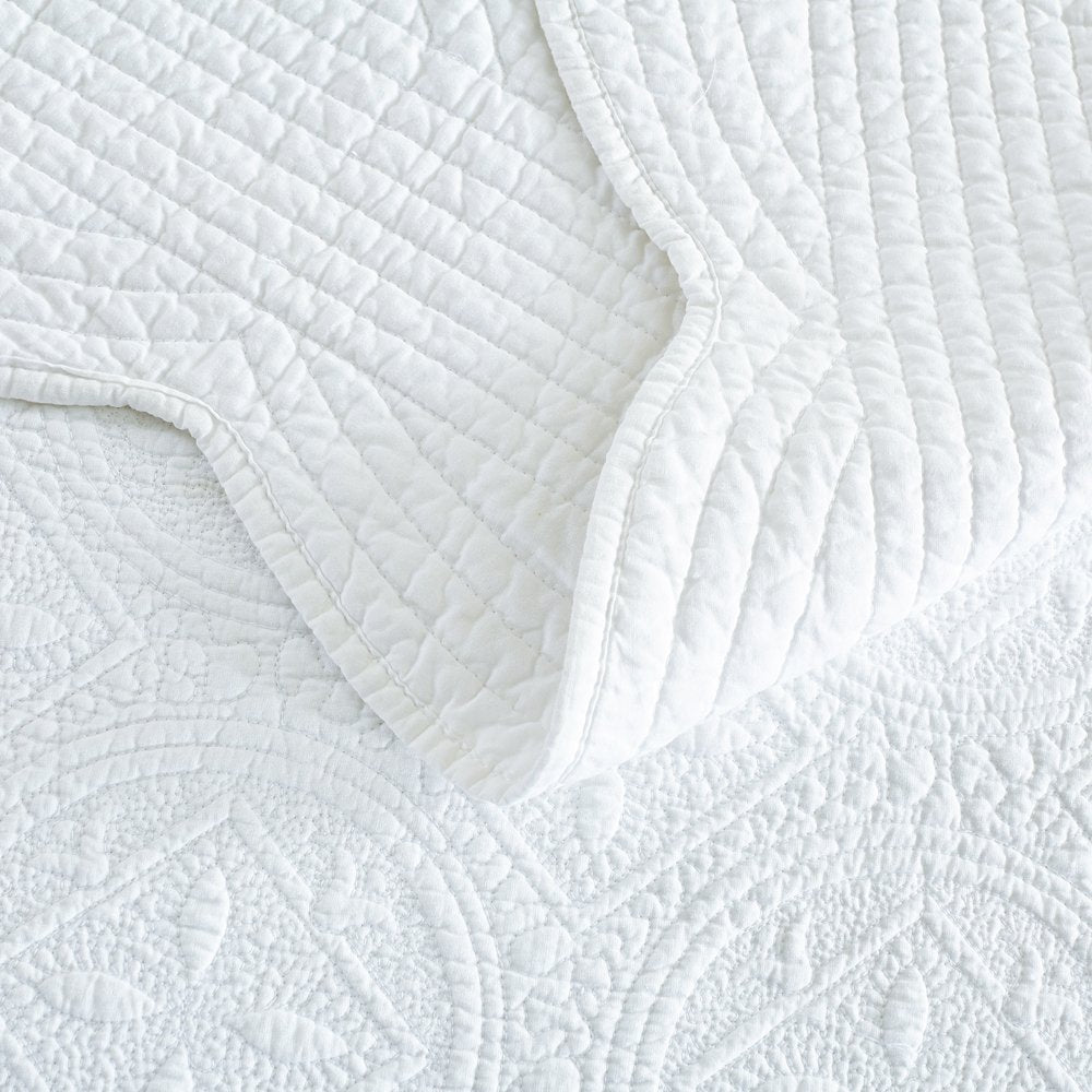Calla Angel Sage Cotton Quilt – King White