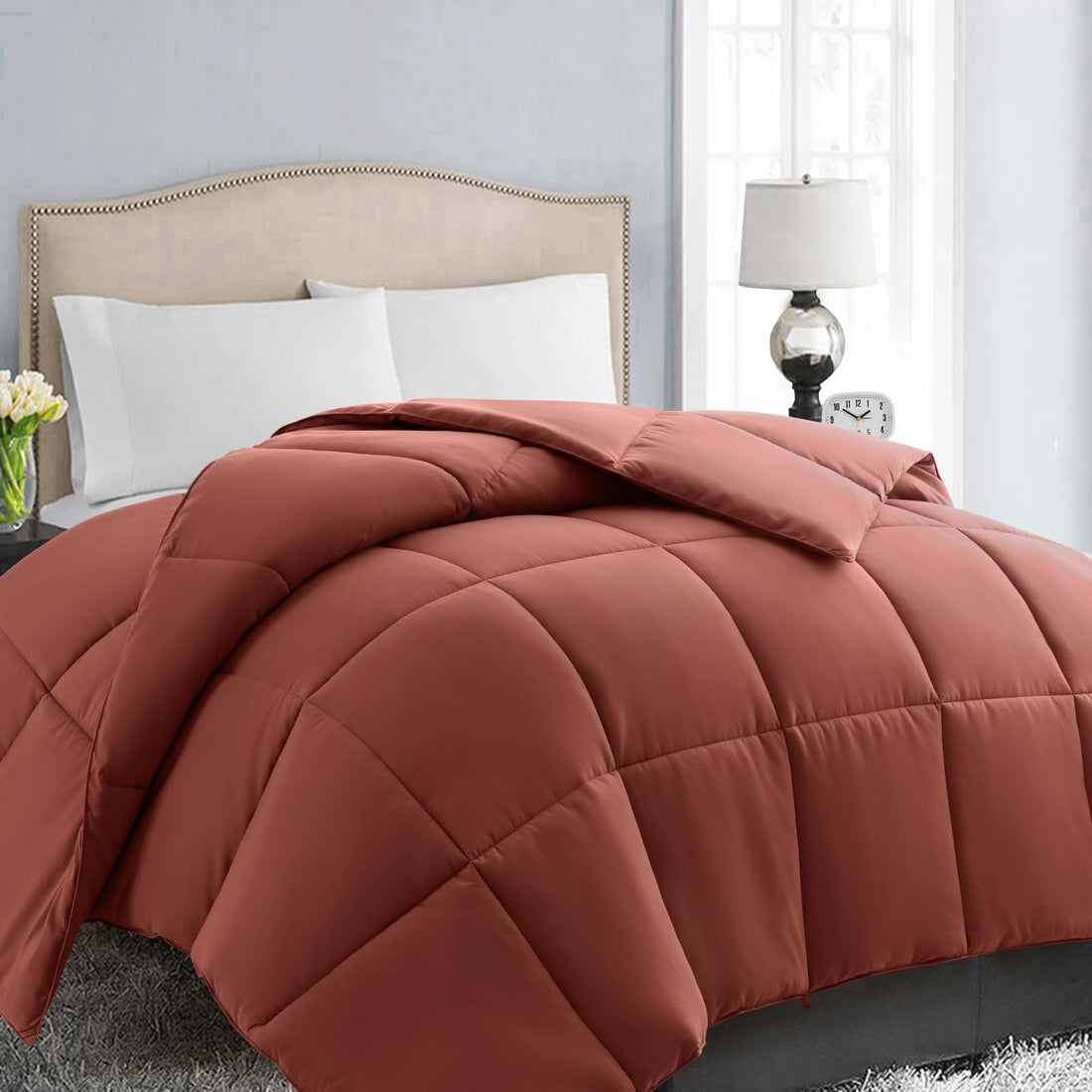EASELAND Queen Comforter – White