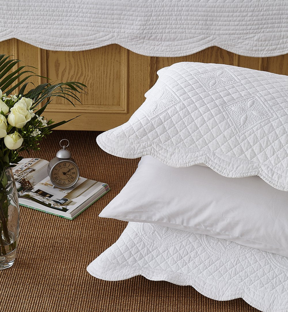 Calla Angel Sage Cotton Quilt – King White