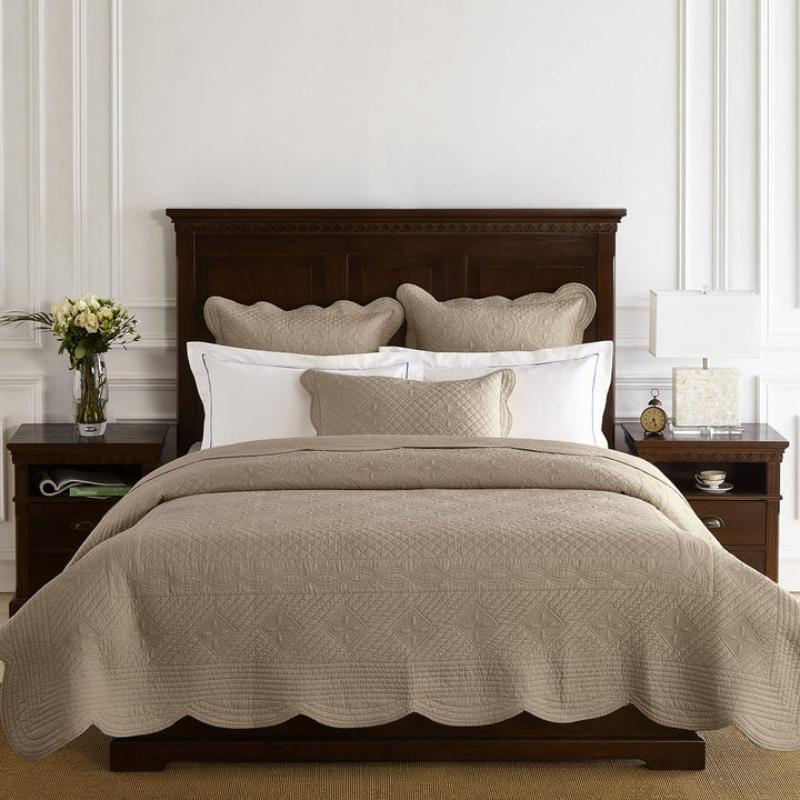 Calla Angel Sage Cotton Quilt – King White