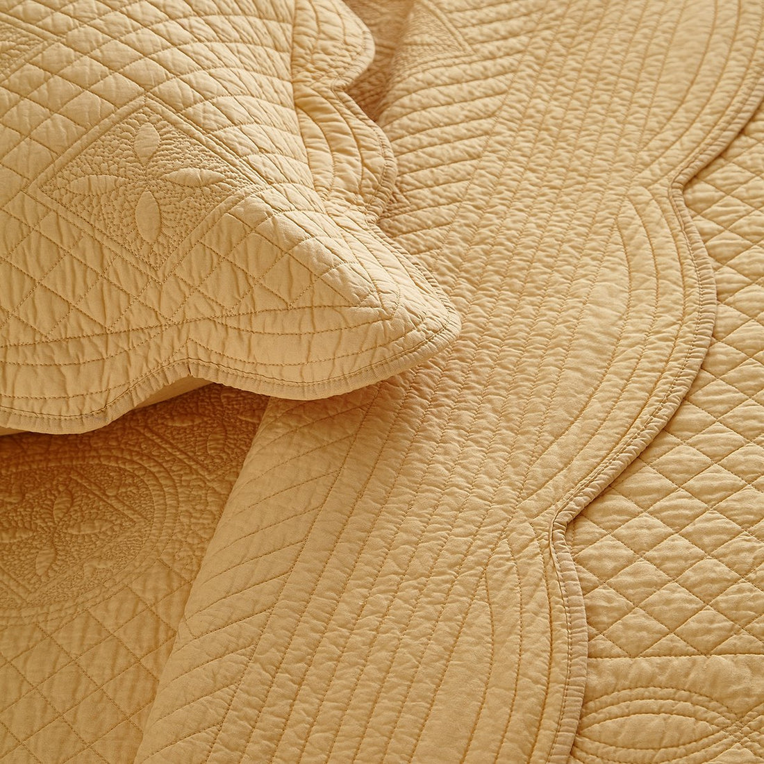 Calla Angel Sage Cotton Quilt – King White