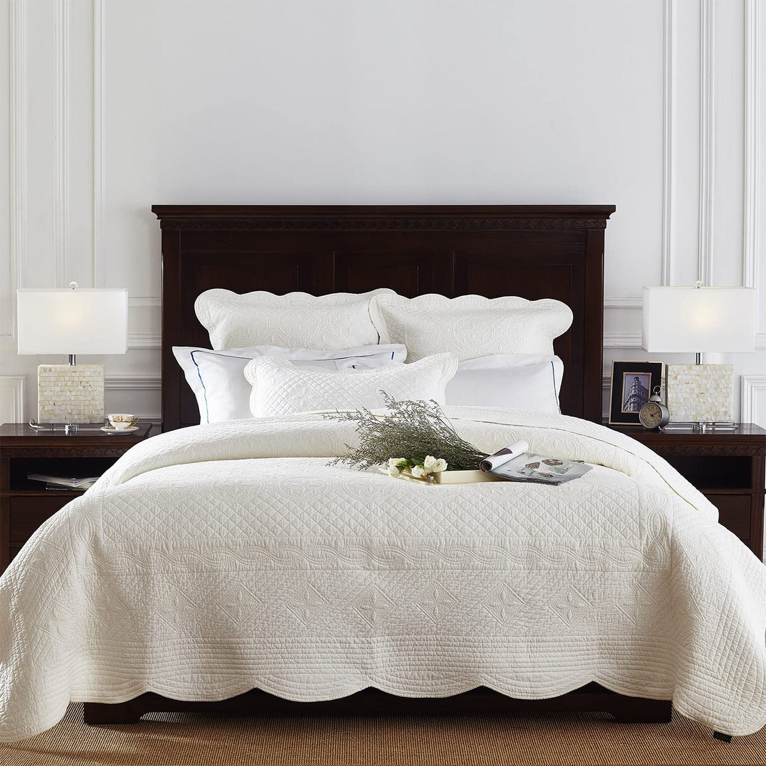 Calla Angel Sage Cotton Quilt – King White