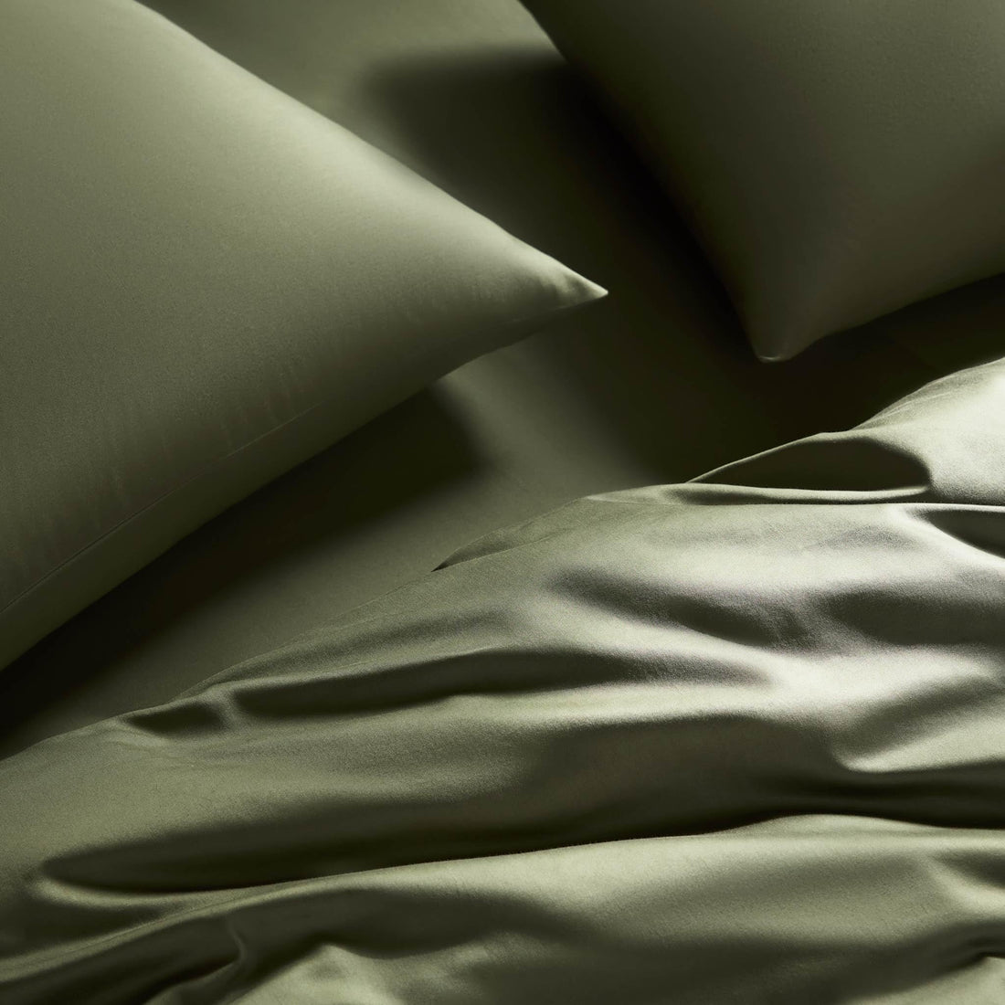 Brooklinen Sateen Sheet Set – Queen, Cream