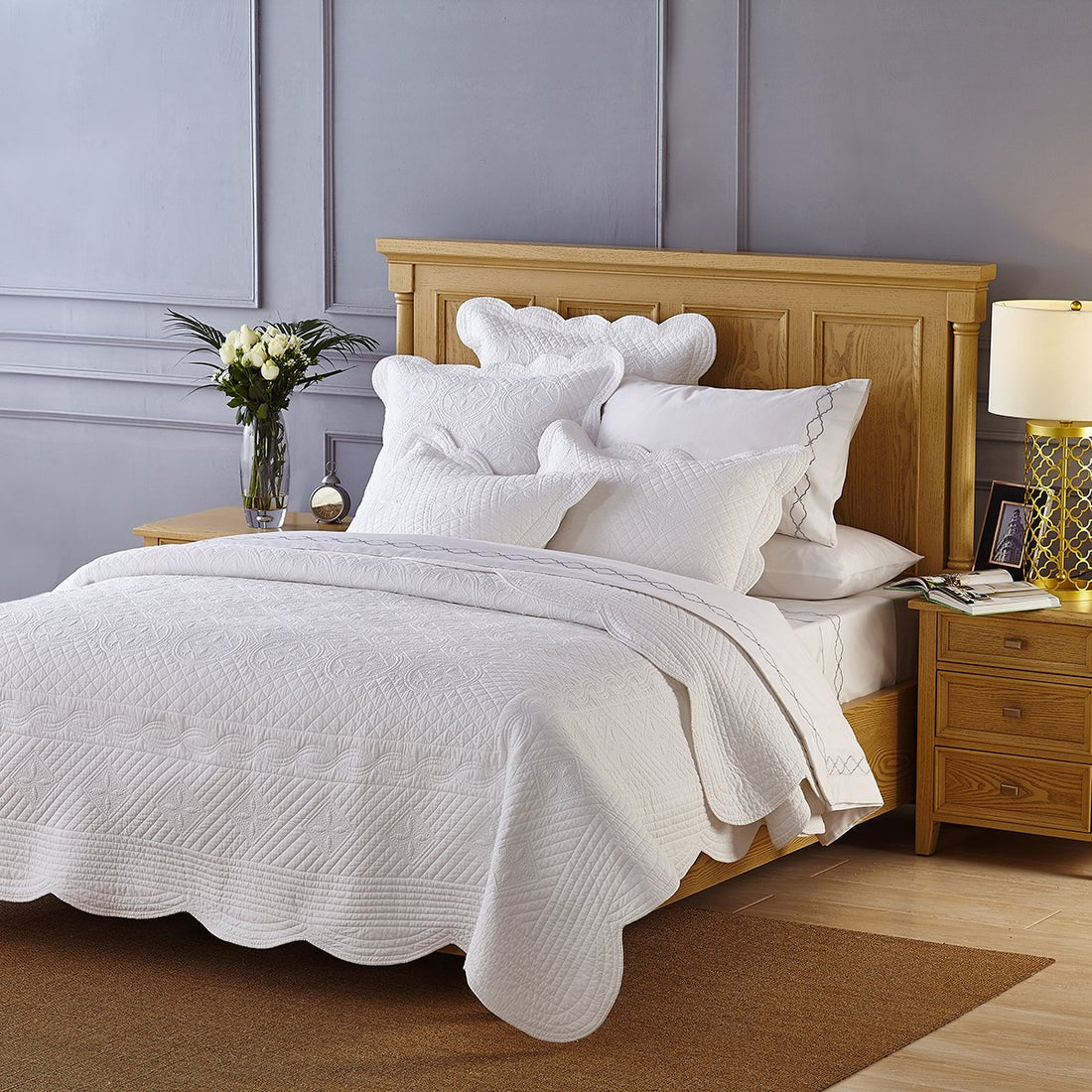 Calla Angel Sage Cotton Quilt – King White