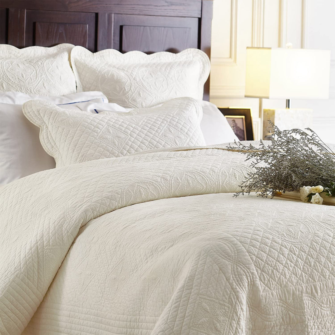 Calla Angel Sage Cotton Quilt – King White
