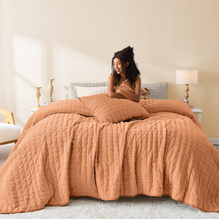 Velvet Striped Quilt – Queen Green