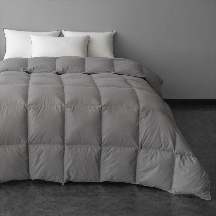 MAXICOZY King Comforter – White