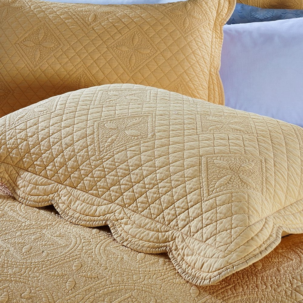 Calla Angel Sage Cotton Quilt – King White