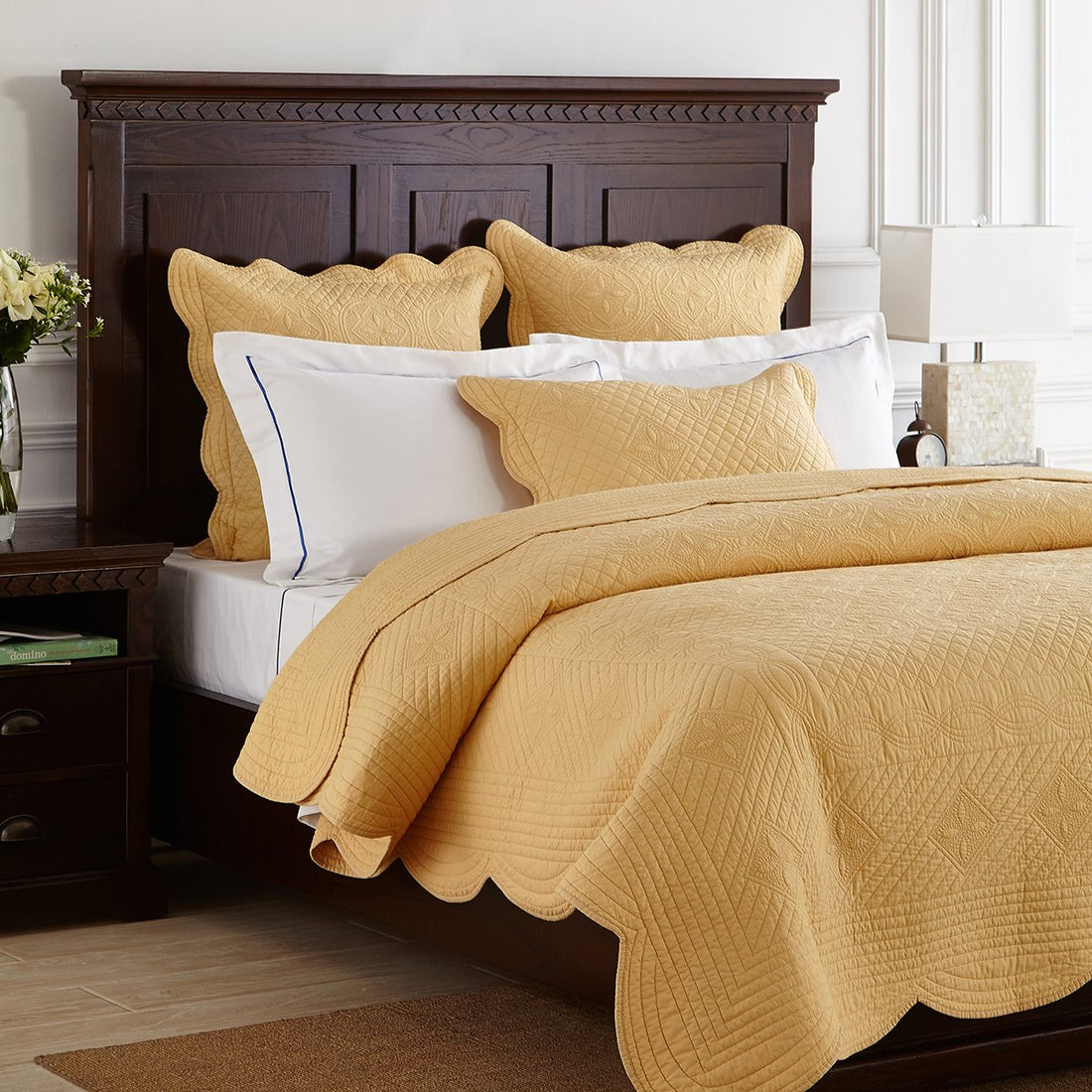 Calla Angel Sage Cotton Quilt – King White