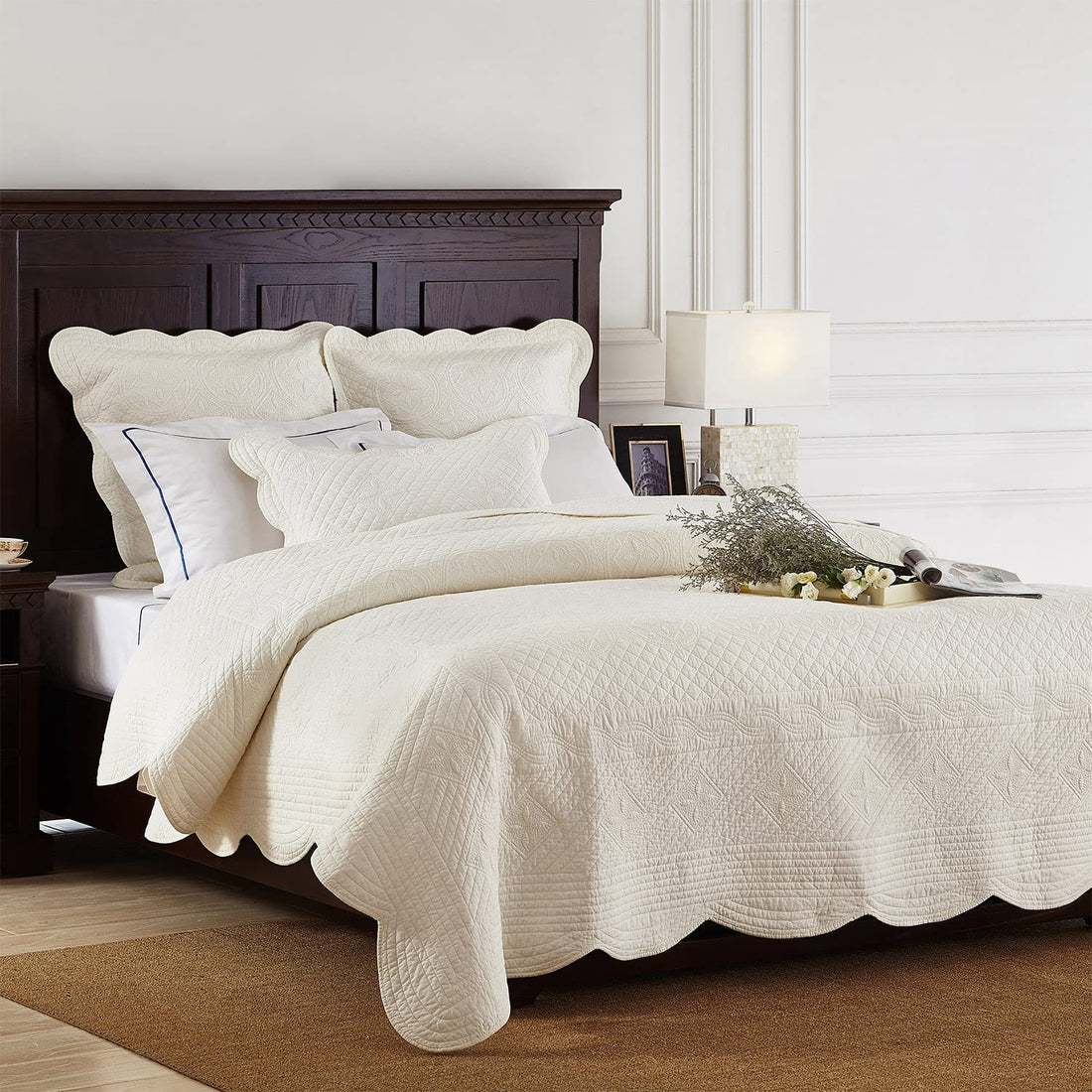 Calla Angel Sage Cotton Quilt – King White