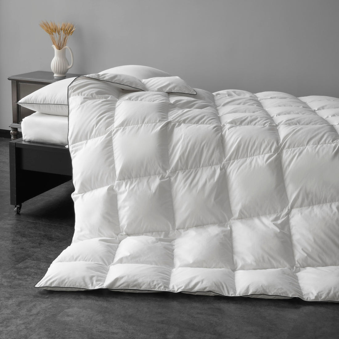 MAXICOZY King Comforter – White