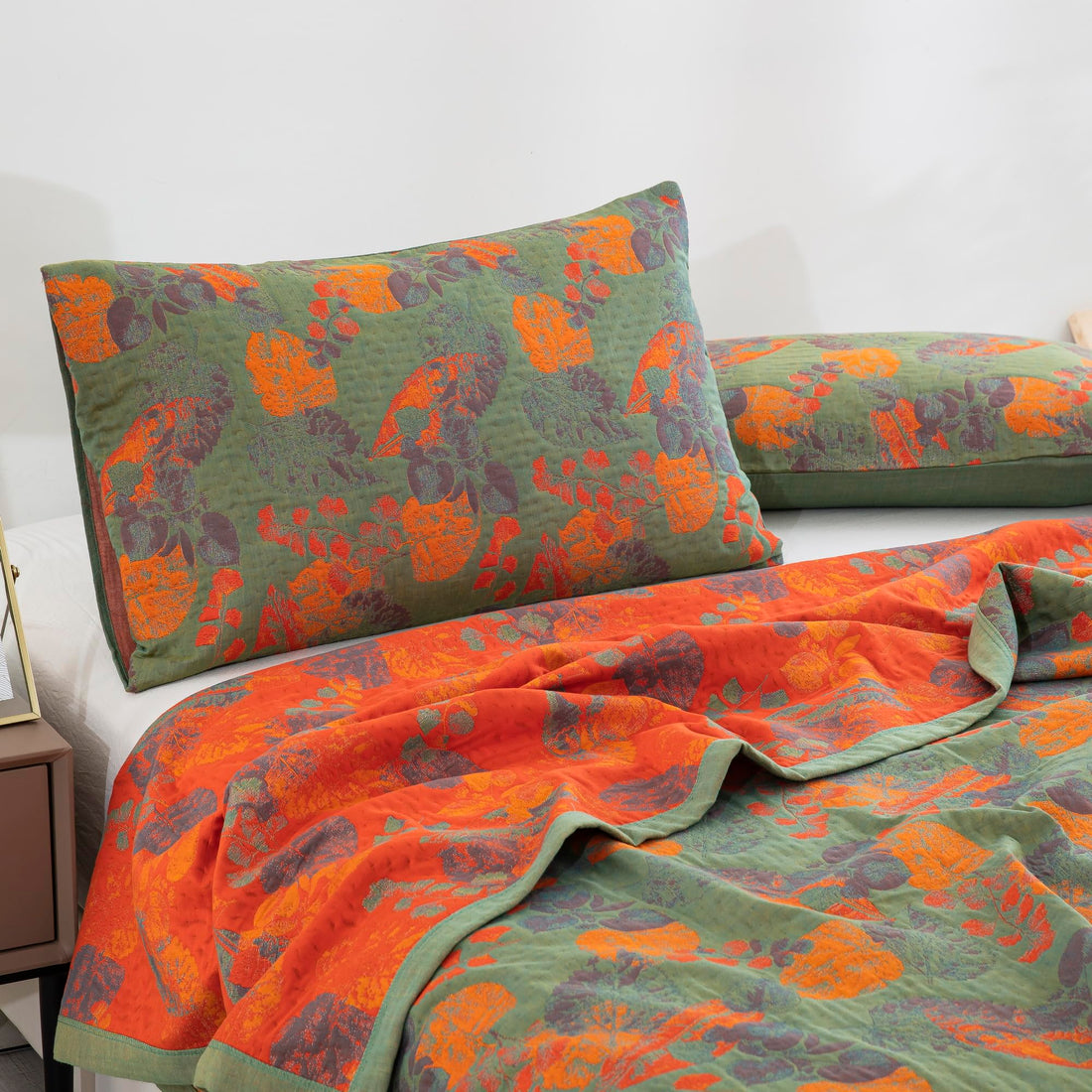 Cotton Jacquard Floral Quilt – King