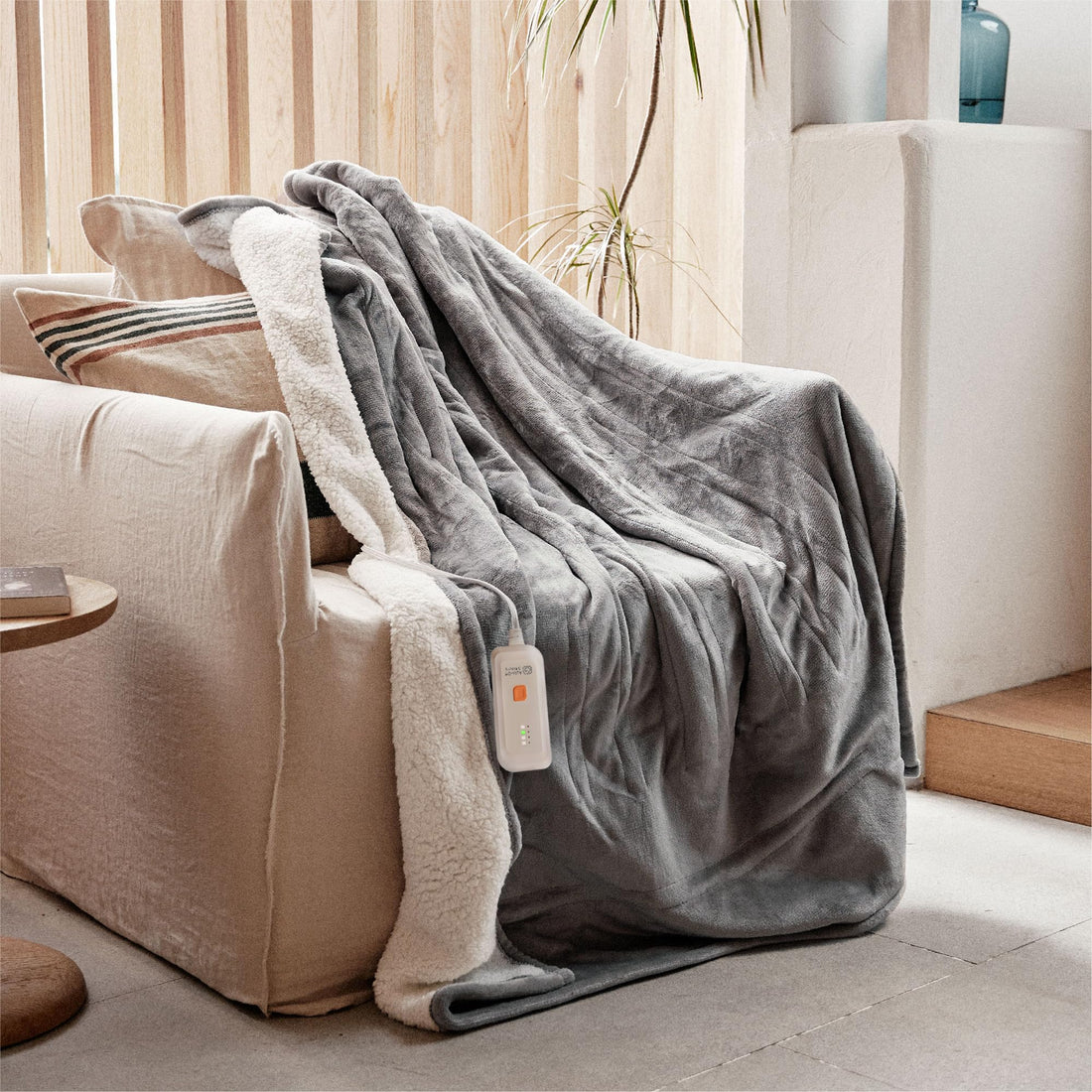 GOTCOZY Electric Heated Throw – Green, 50"x60"