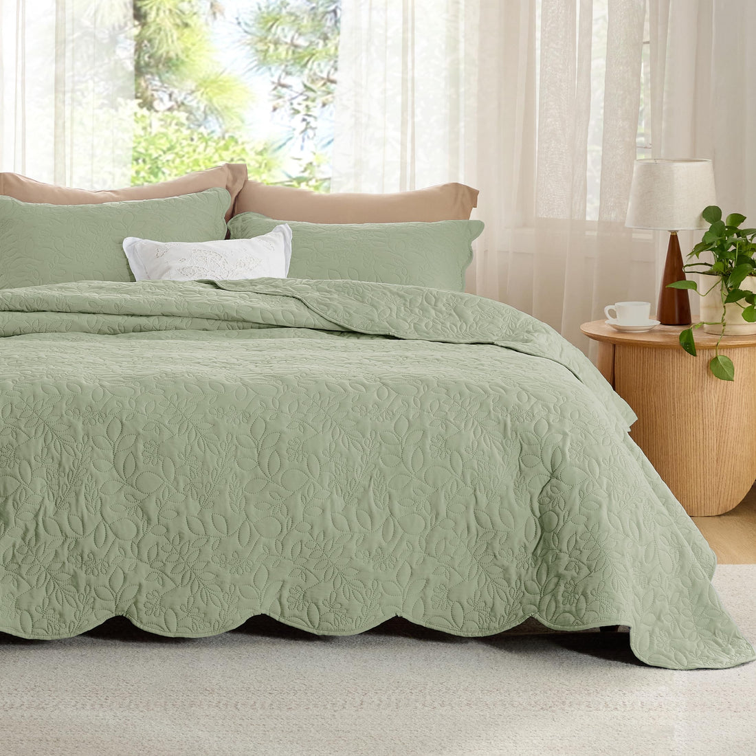 Bedsure Queen Quilt Set – White