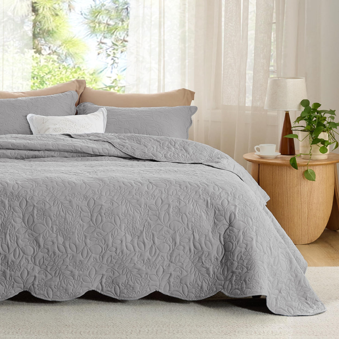 Bedsure Queen Quilt Set – White